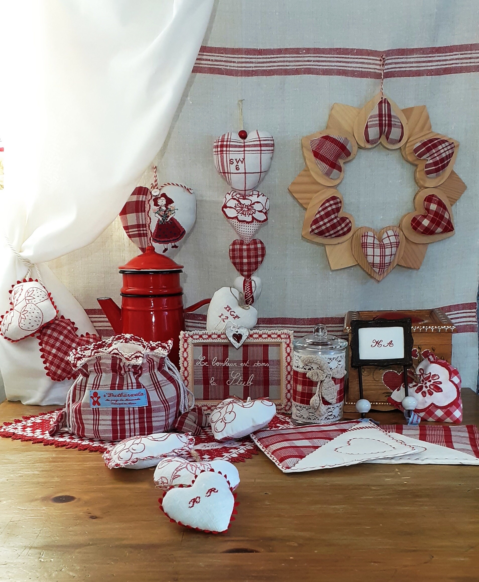 Décoration Campagne Chic en Kelsch Rouge