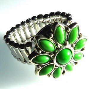 Pavane Poise Ring