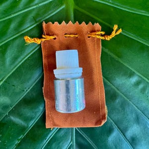100% Pure Sandalwood Essential Oil - 5 ml