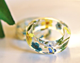 Bague d'été / bague en résine / prairie aux papillons / Quatre saisons / Art floral pressé / cadeau de Noël