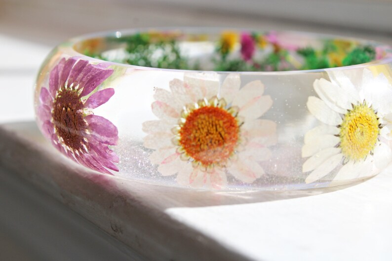 Daisy Resin Bangle Pressed Flower Art , Baby Breaths, mothers day gift image 2