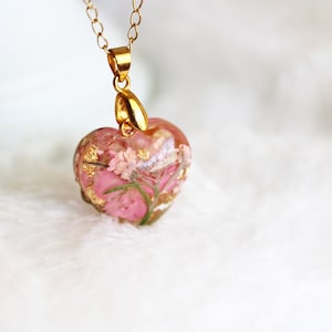 Pink Heart Terrarium Necklace - Botanical Necklace , Plant Necklace , pressed flowers