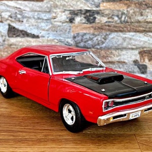 Dodge Coronet Super Bee 1969 | 1:24 diecast car | 1/24 scale Model car | vintage model car | die cast car | Dodge | Old model car | 1960s