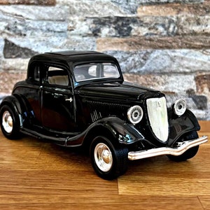 Ford Coupe 1934 | Vintage model car | 1:24 scale Diecast car | 1/24 die cast car | vintage car model | collectible car | 1930&#39;s | Ford
