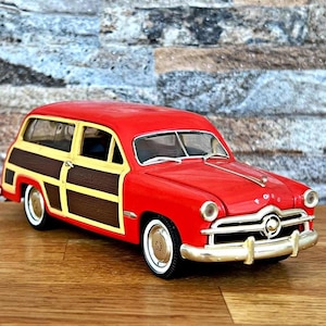 1949 Ford Costum Woody Wagon | Vintage Model Car | Vintage diecast car | 1/32 scale model car | die cast car | Collect item | 1940&#39;s