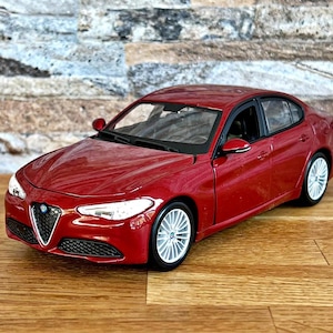 Alfa Romeo Giulia | model car | scale 1/24 model car | 1/24 diecast car | Diecast collectible item | Alfa Romeo GIULIA