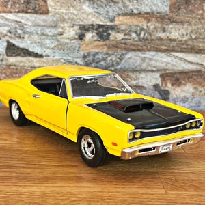 Dodge Coronet Super Bee 1969 | Diecast car | 1/24 scale Model car | vintage model car | die cast car | Dodge | Die cast model | 1960's