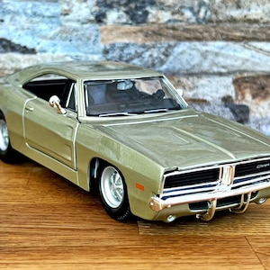 Dodge Charger R/T 1969 | Model car | Diecast car | 1/25 scale Model car | vintage model die cast car | Dodge | Old model car | 1960s