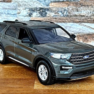Ford Explorer XLT 2022 | Model Car | 1/24 Diecast car | 1/24 scale model car| Die cast car  | Diecast model car | Ford Model Jeep