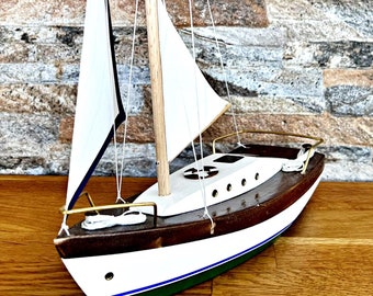 Barco de madera hecho a mano, modelo de velero, modelo de velero, barco de madera, modelo de yate, modelo de barco, velero de madera a la deriva