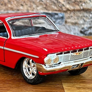 Chevy Impala 1961 | Maßstab 1:38 Modellauto | Diecast Auto |  | Die Cast Sammlerauto | Doms Chevy Impala | Chevron | 60&#39;er Jahre