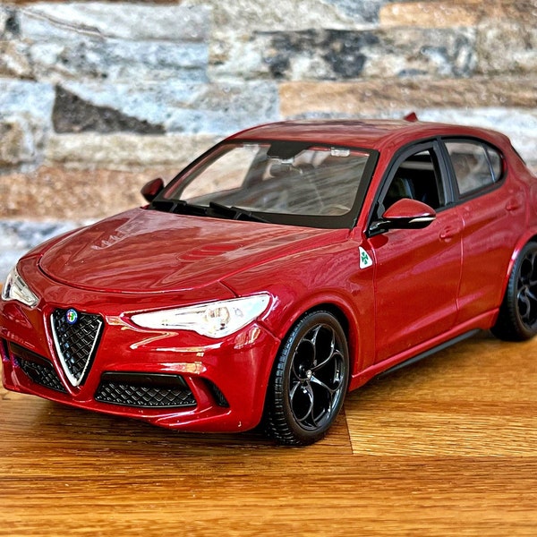 Alfa Romeo Stelvio / modelo de coche / escala 1/24 modelo de coche / 1/24 coche diecast / artículo coleccionable diecast / Alfa Romeo