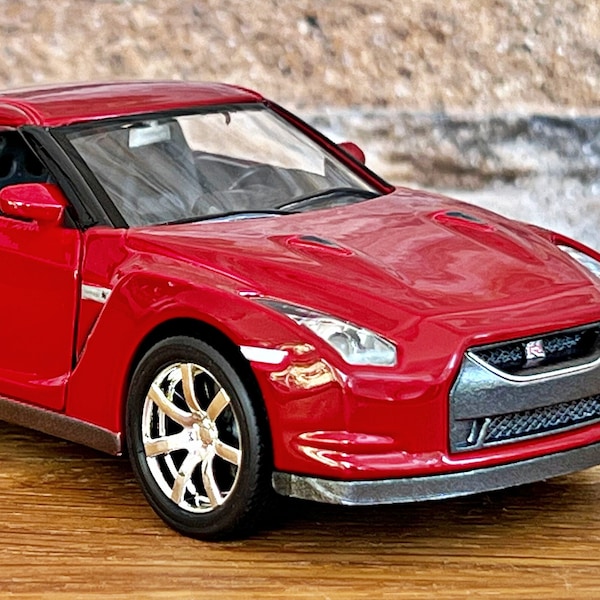 Nissan GT R R35 | model car | 1/32 diecast car | 1:32 scale model car | Nissan | collectible car | Die cast model | Nissan GT-R