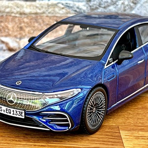 Mercedes Benz EQS | Model car | Mercedes Benz Diecast | 1:24 Scale Model car | die cast car | collectible car | Car Model | Mercedes EQ