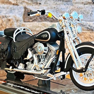 Harley Davidson 1999 FLSTS Heritage Softail Springer, scale 1/18 Model motorcycle, 1/18 diecast motorcycle, die cast model motorcycle