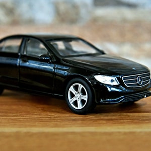 Mercedes E400 | Model car | 1/38 diecast car | 1/38 scale model car | car model metal | Diecast collection item |Mercedes Benz E400