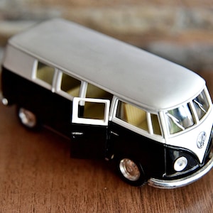 Volkswagen Classical Bus 1962, 1/32 diecast car, 1/32 scale model car, vintage model bus, car model, collection item, die cast model bus, VW