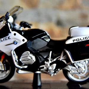 BMW R 1200 RT , Model motorcycle, 1/18 diecast motorcycle, collection item, motorcycle model, Die cast motorcycle, BMW Diecast