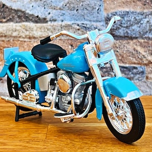 Harley Davidson 1953 FL Hydra Glide, scale 1/18 Model motorcycle, 1/18 diecast motorcycle, die cast model motorcycle, Harley Davidson model