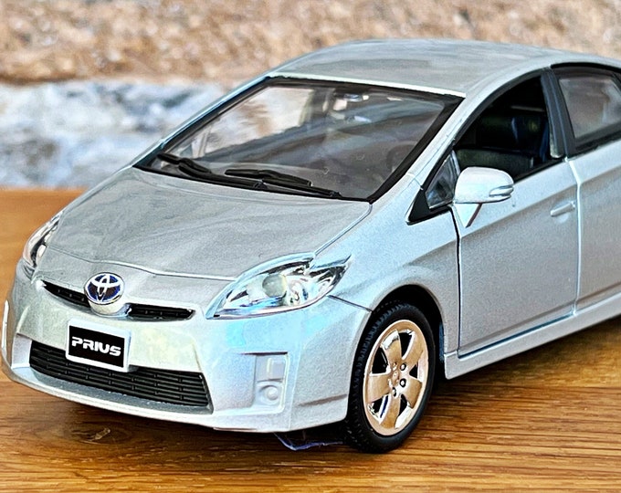 Toyota Prius | Model Car | Diecast Model Car Scale 1/32 | Toyota 1:32 ...