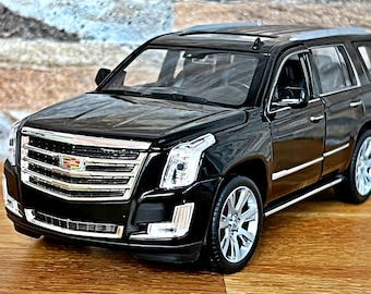 1983 Cadillac Fleetwood Brougham - 1:25 Scale - 2-door Classic Car