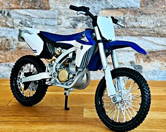 Yamaha YZ450F Diecast Model Motorcycle, 1/12 Scale, Maisto