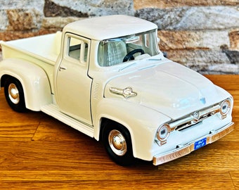 フォード F-100 ピックアップ 1956 | モデルカー | 1/24 スケール