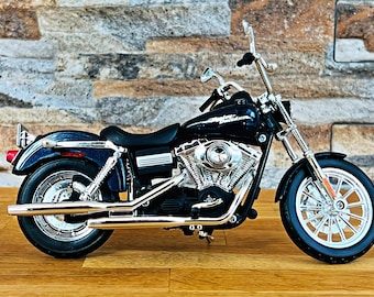 Harley Davidson 2006 FXDBI Dyna Street Bob Scale 1 12 Diecast Model Motorcycle 1 12 Diecast Model Motorcycle Harley Diecast Motorcycle Etsy