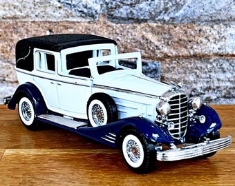 National Motor Museum Mint's 1933 Cadillac Town Car - GOLD - Etsy