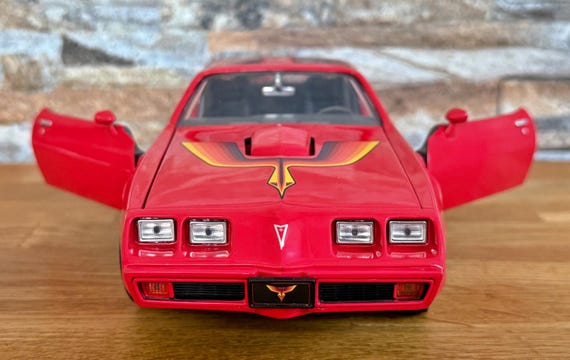 Pontiac Firebird T/A 1979 | 1/18 Scale Model Car | Diecast Car