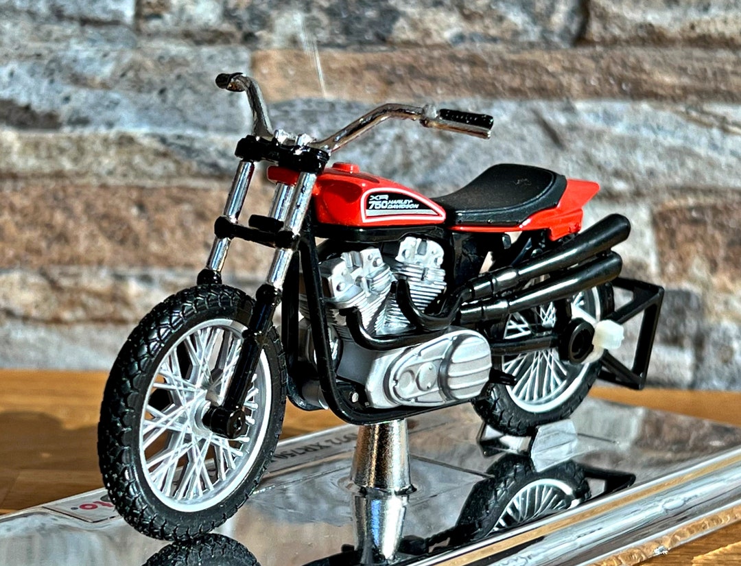 Harley Davidson 1972 XR 750 Racing Bike, Scale 1/18 Diecast