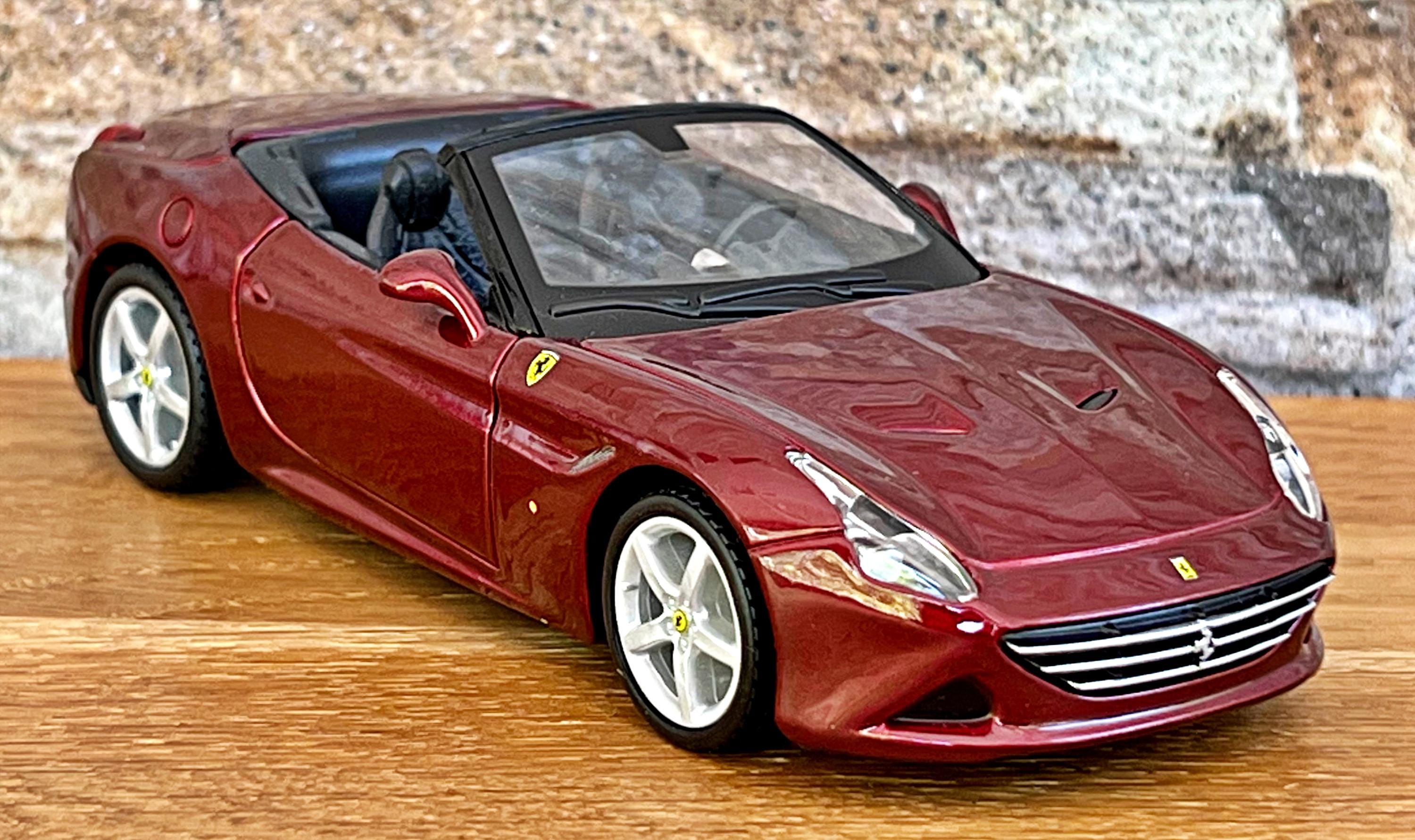 Ferrari California T 限定ミニカー シャシー227231 Ferrari California T , 1/32 Diecast Car, 1/32 Scale Model Car