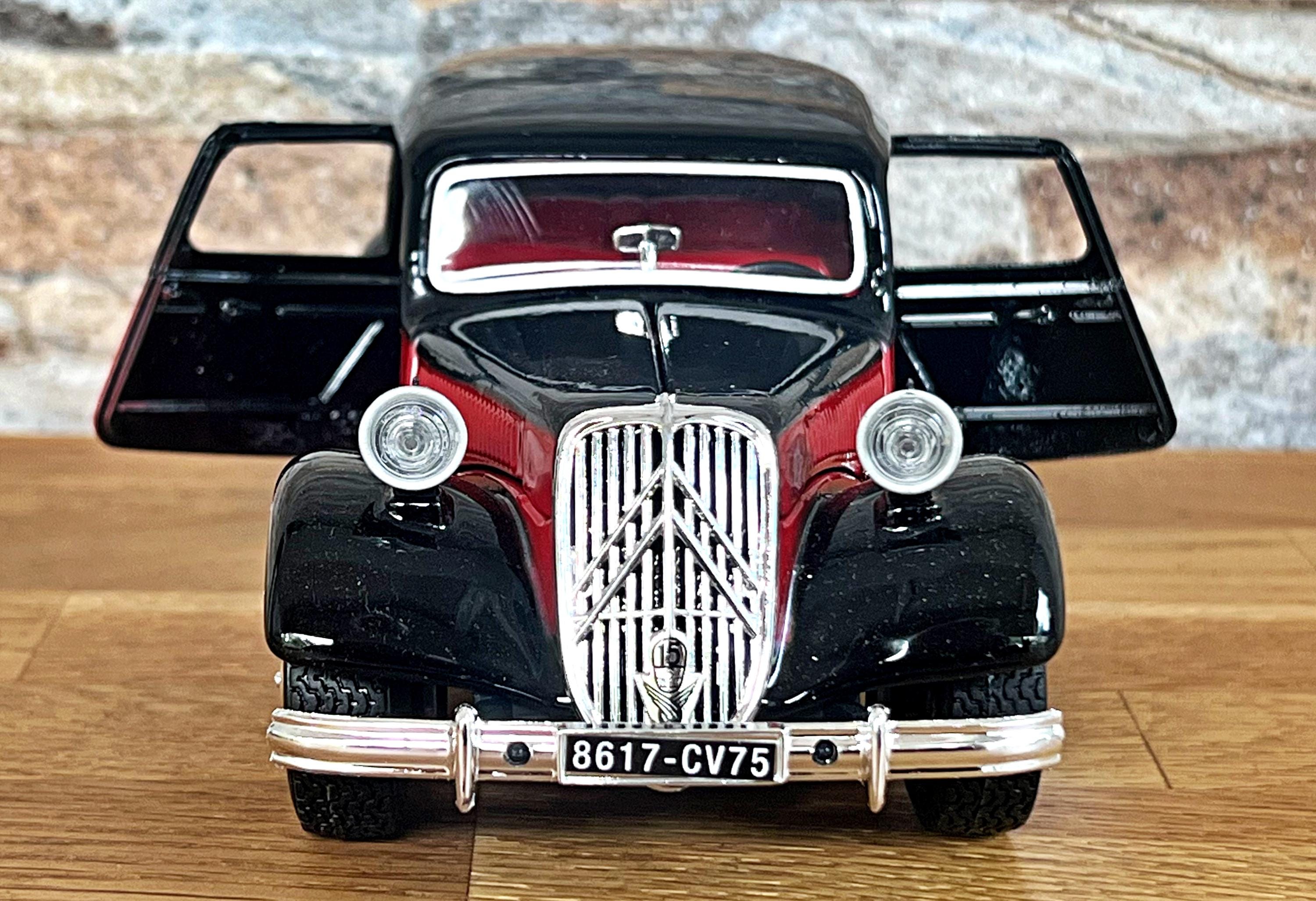 Citroen 15 CV TA 1938 | Vintage Model Car | Scale 1/24