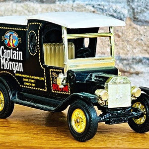 1912 Ford Model T, Vintage diecast truck, Model metal truck, old classic car, Die cast Collection item