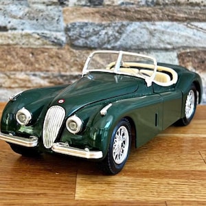 Jaguar XK120 Roadster 1948 | Vintage model car | scale 1/24 diecast car | 1/24 scale model car | Diecast collection item | Discounted