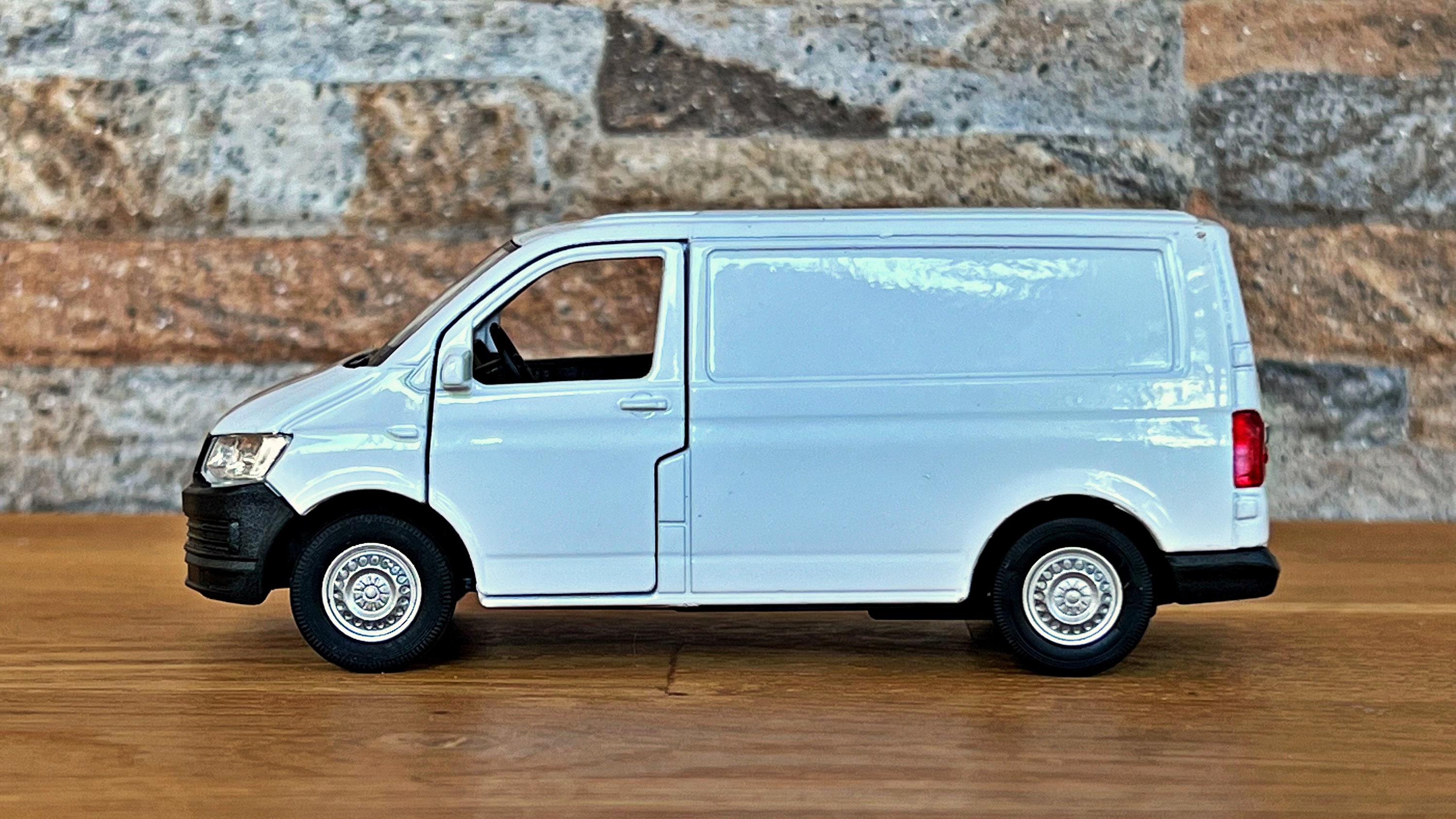 Miniature VW Transporter T4 Publicitaire Blanc 1:43 – Rare Jouet Métal Collection