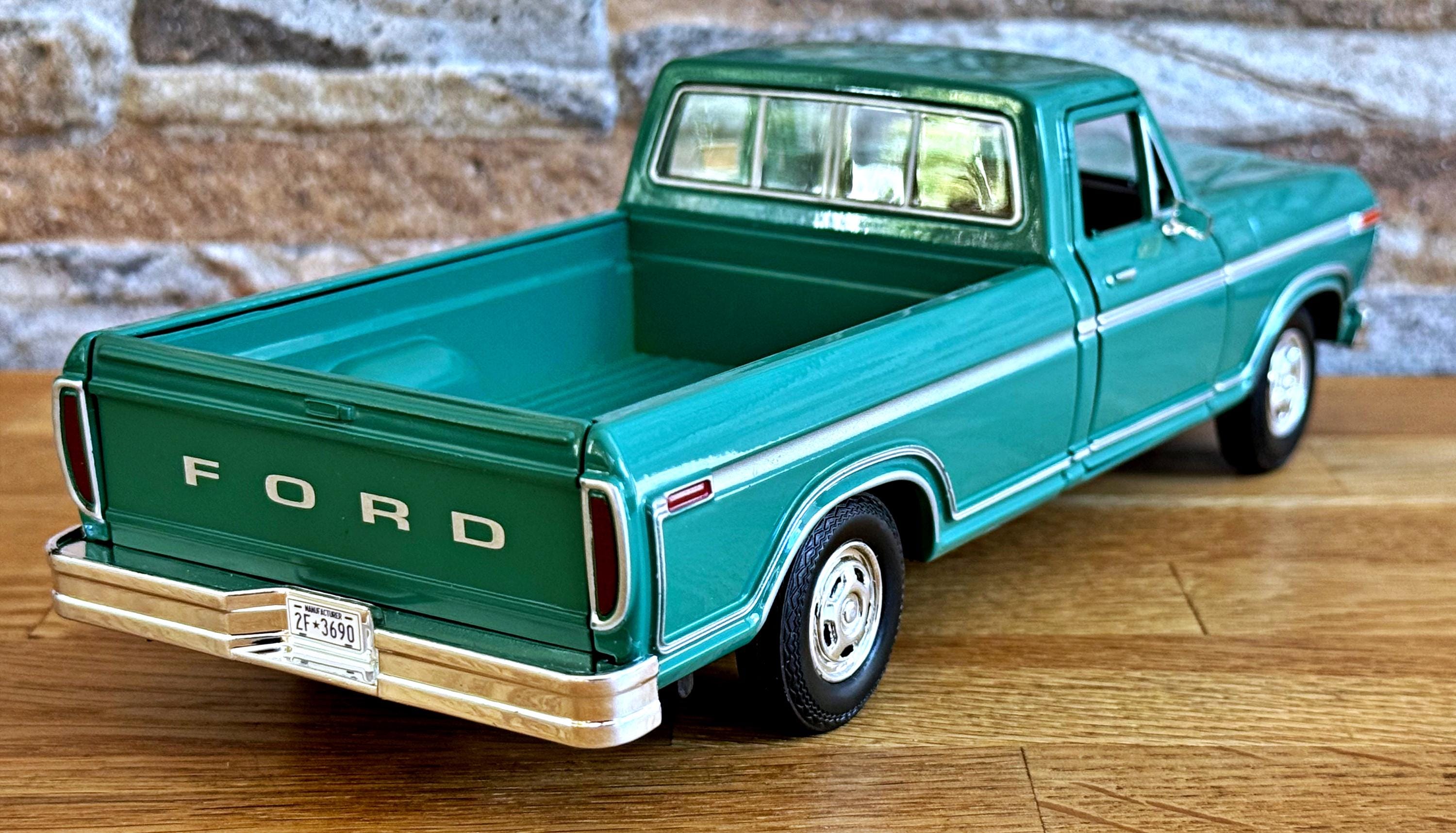Ford F-150 Custom 1977 | 1/24 Scale Model | 1/24 Diecast Truck ...