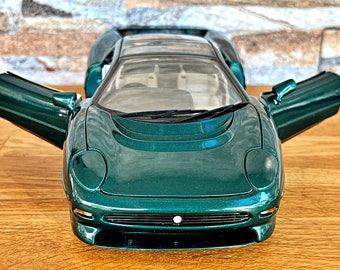 ジャガー XJ220 1992 | ヴィンテージ モデルカー | 1/18 スケール