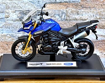 トライアンフ ボンネビル ボバー バイク、スケール 1/18 ダイキャスト