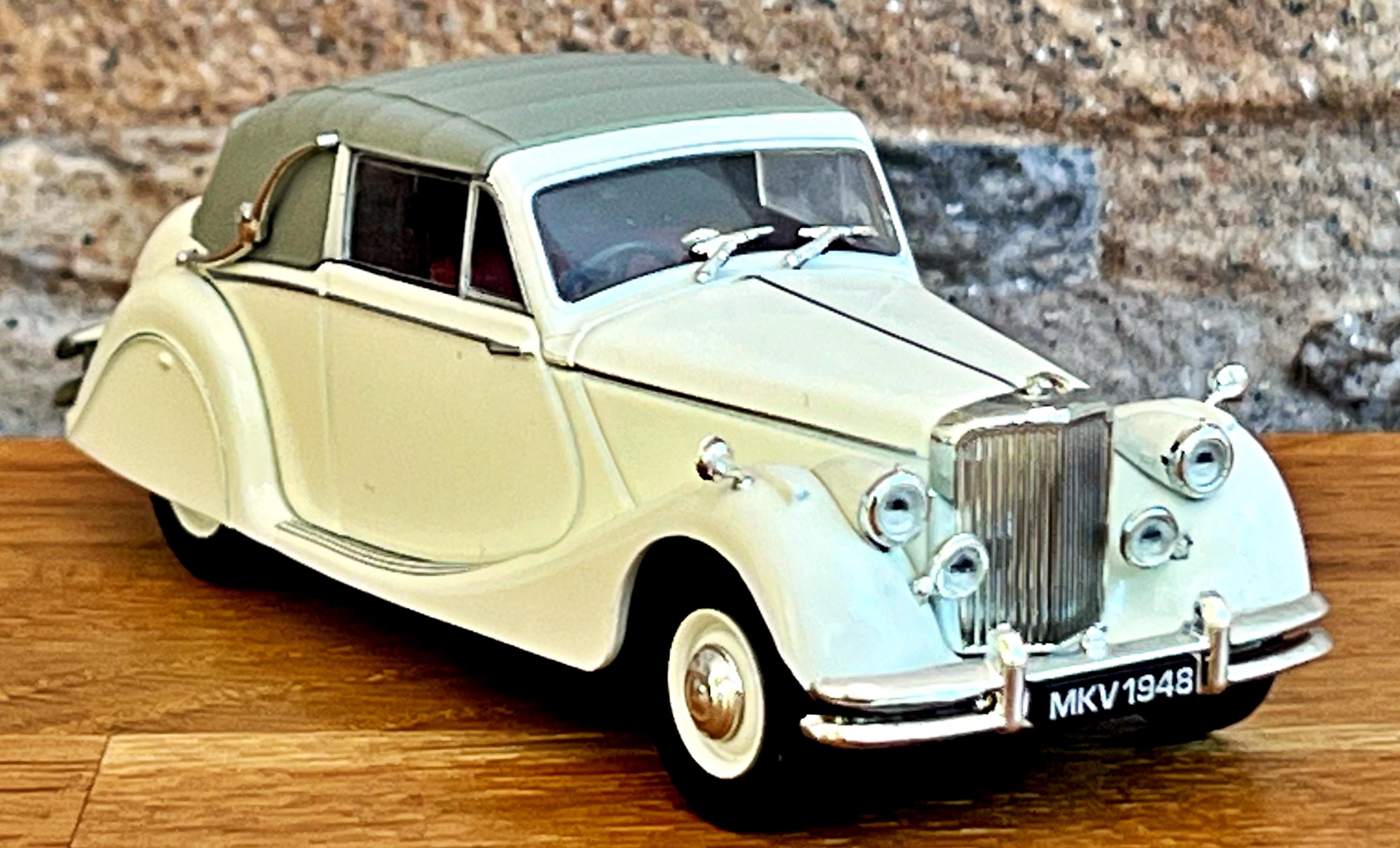 Jaguar MKV blue / silver (NEO) 1:43