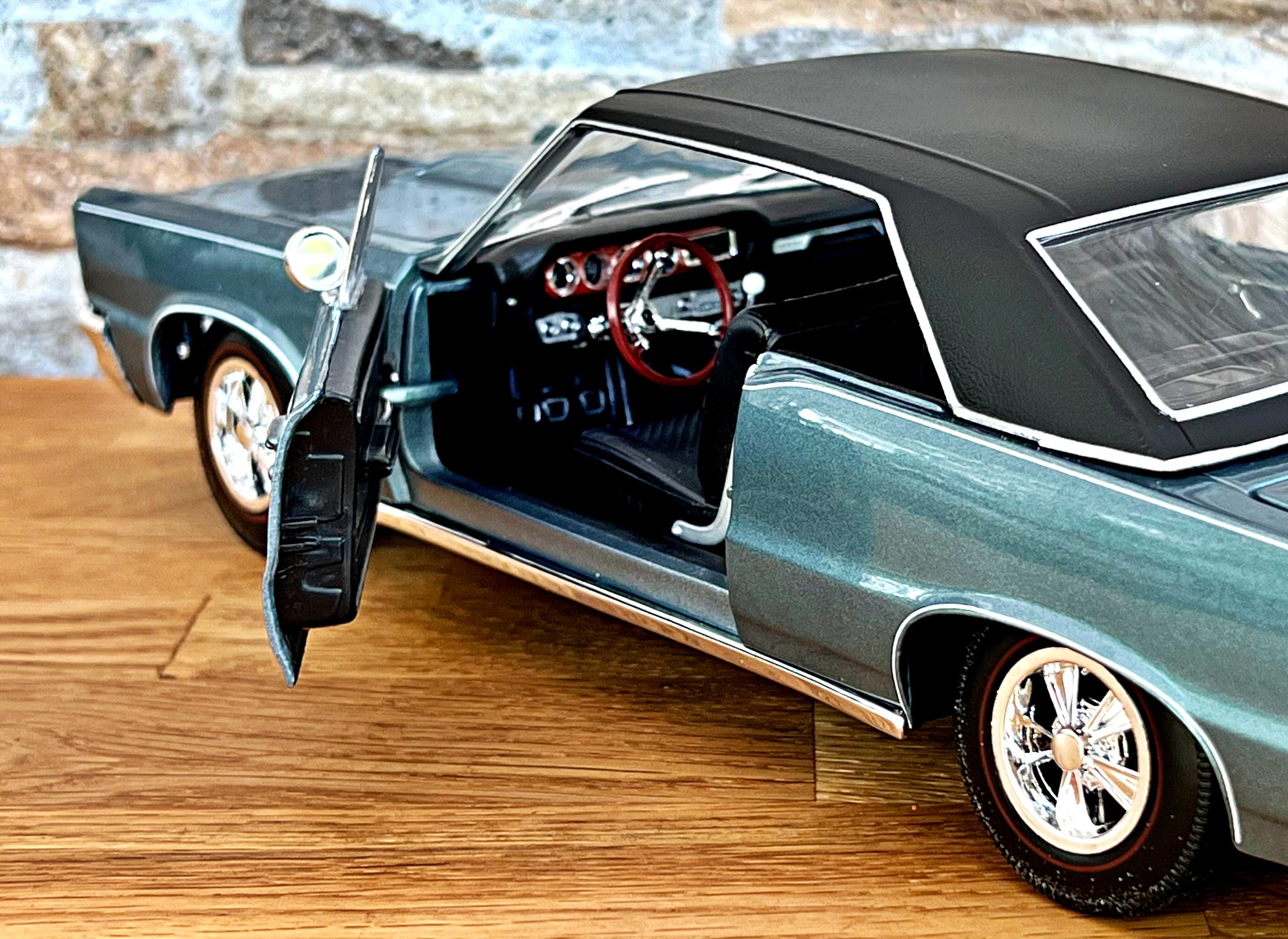 Pontiac GTO 1965 | Vintage Model Car | Diecast Car | 1/18 Scale