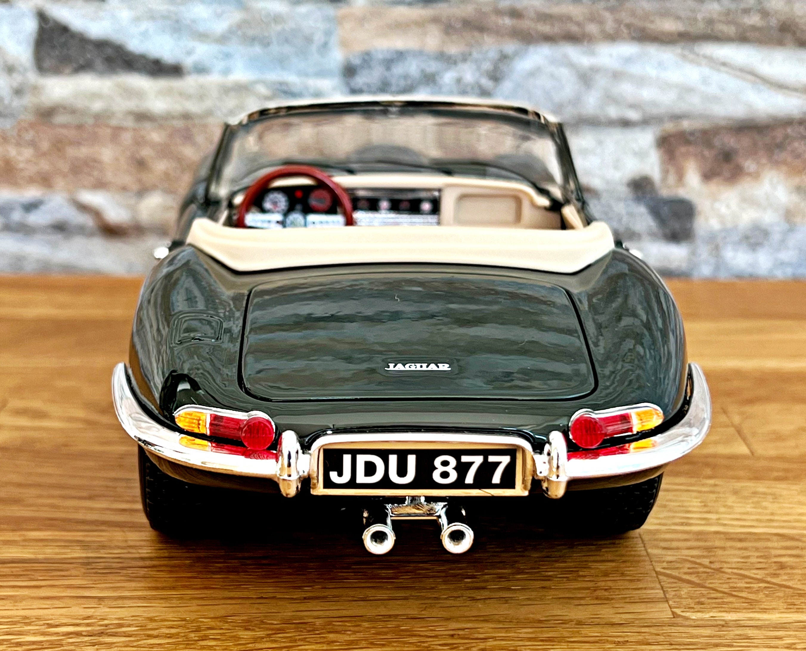 Jaguar E-type Cabriolet | 1/18 Scale Model Car | 1/18 Diecast Car