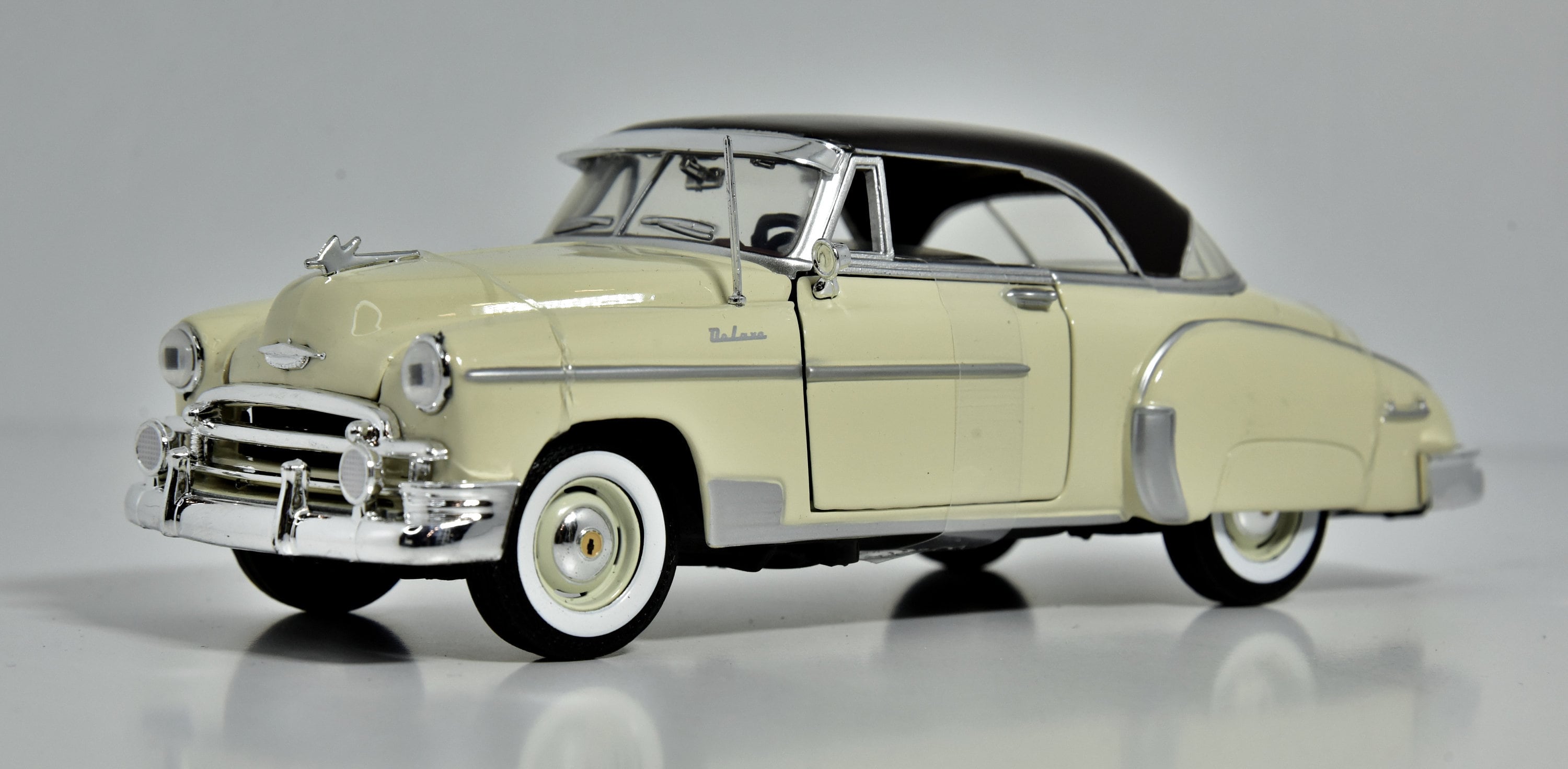 La Chevrolet 1950 verte en miniature par Solido au 1/43e