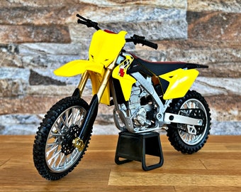 Suzuki RM-Z450, scale 1/12 Model motorcycle, diecast collection, 1/12 die cast, die cast model motorcycle, Suzuki