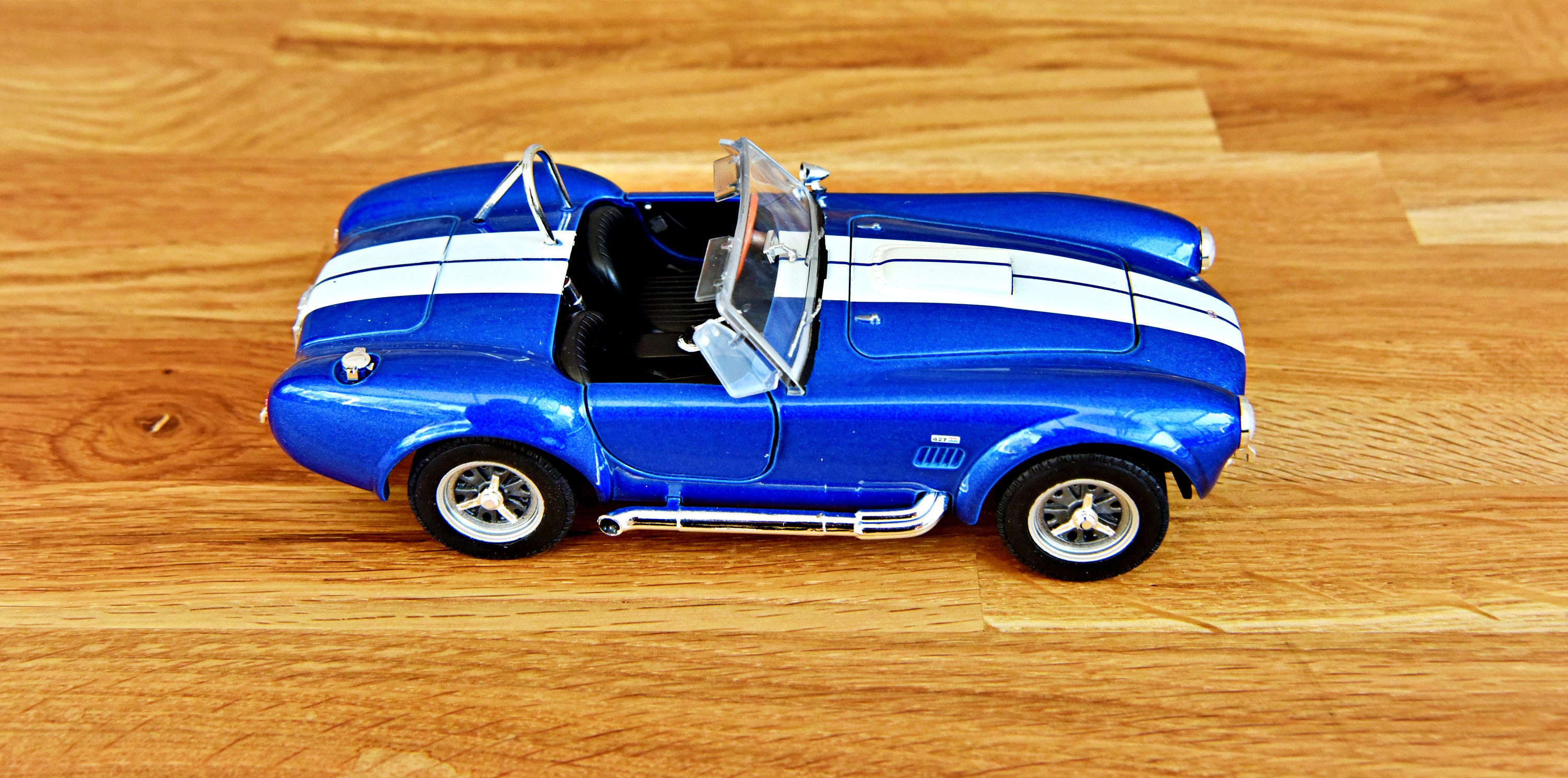 Miniatura Carro Colecionável Ford Shelby Cobra 427 1965 Azul