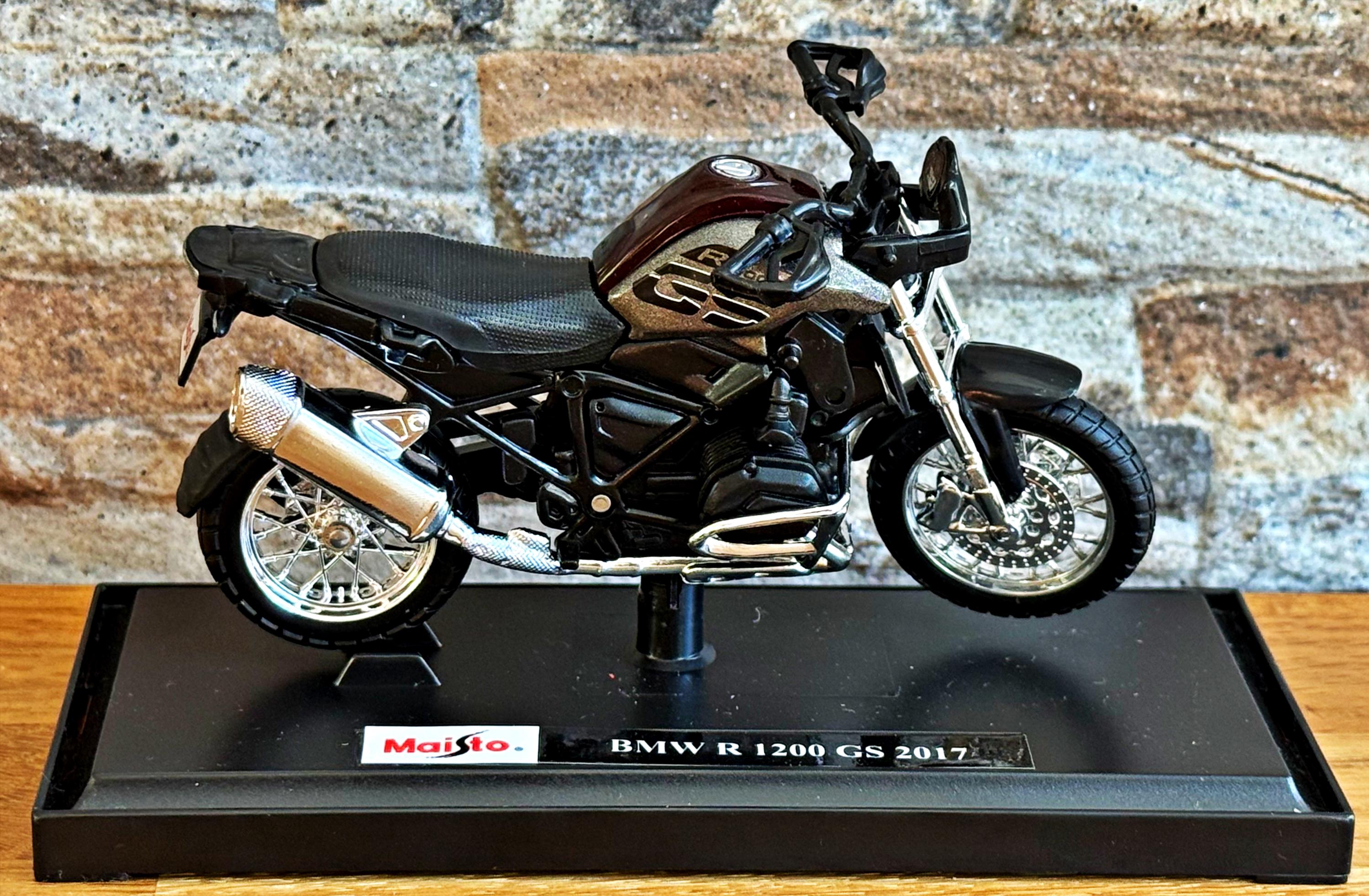 BMW R 1200 GS 2017 , Scale 1/18 Model Motorcycle, 1/18 Diecast