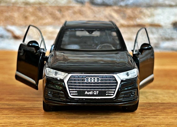 Toy car audi q7 2025