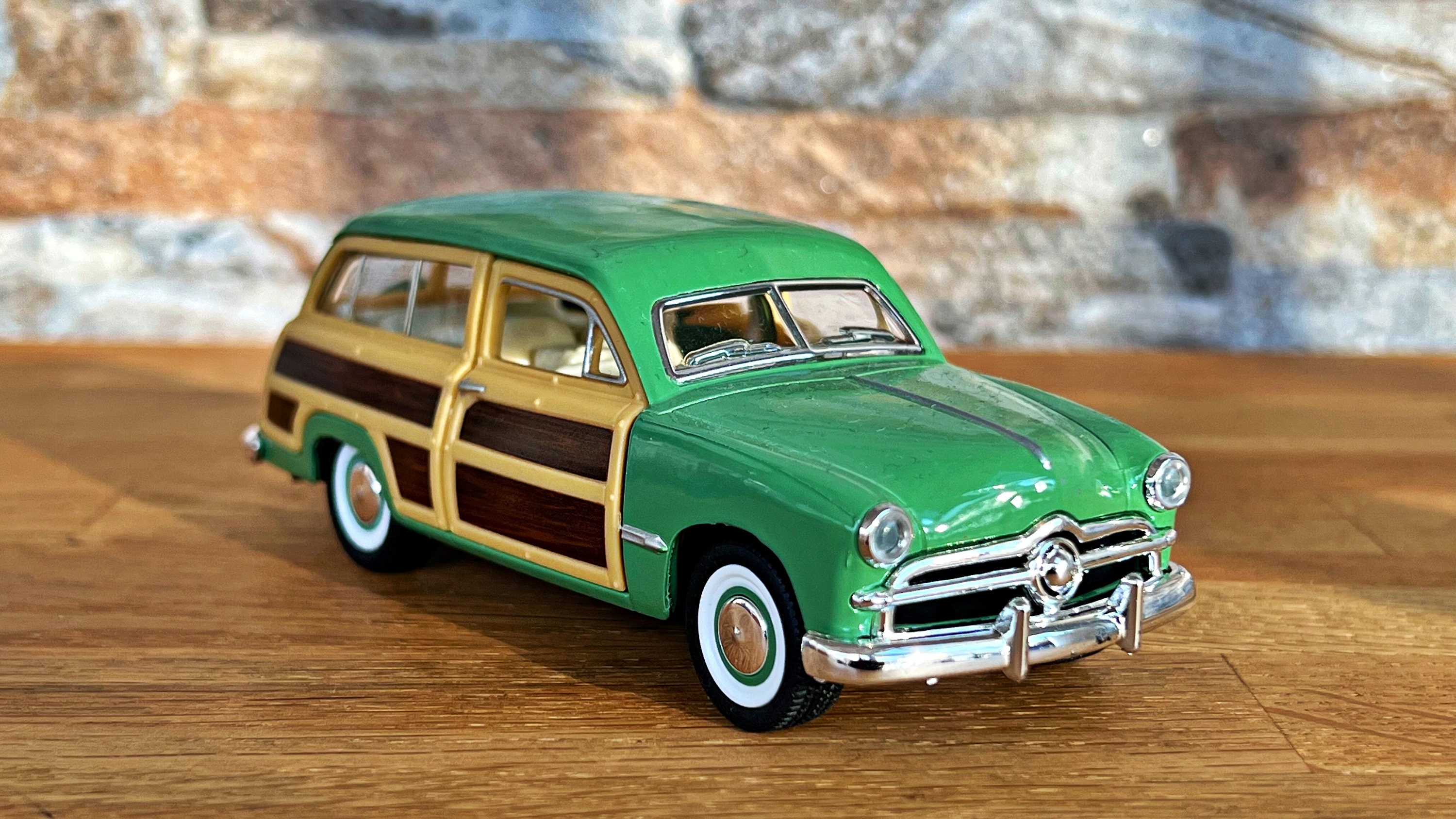 Ford Woody Wagon 1949 | Model Car | Diecast Car | 1/40 Scale Model