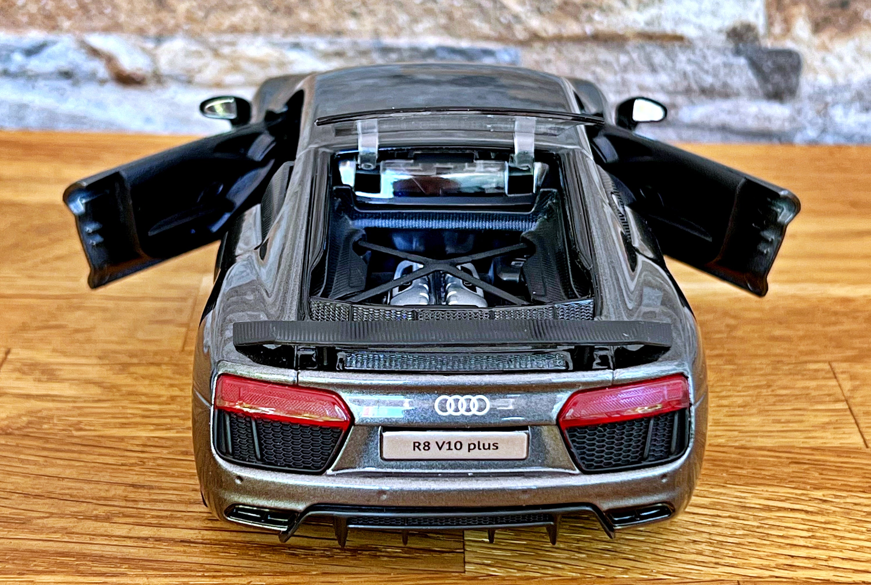 Audi R8 V10 Plus | Model Car | Diecast Car | 1/24 Scale Model Car | Car ...