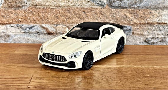 メルセデス・ベンツ AMG GT R | 1/36スケール ダイキャストカー | カー